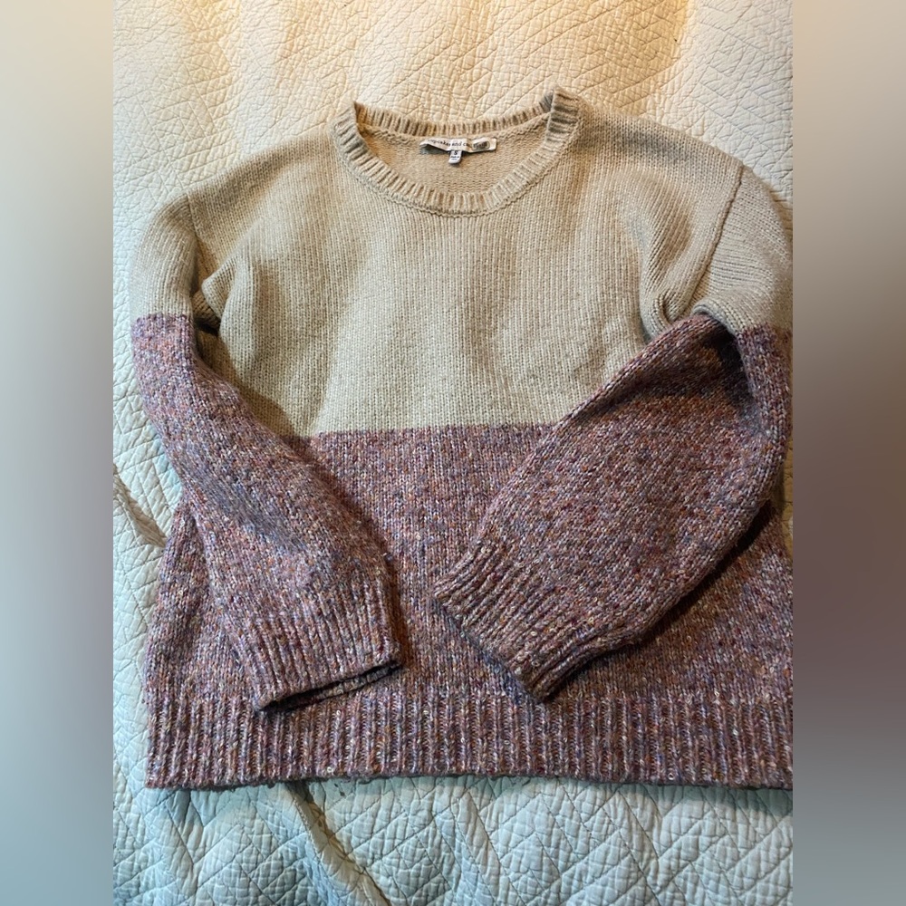 Cupcakes and Cashmere sweater size small womens